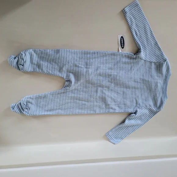 BABY GIFT SET Old Navy footed striped pj's & BABY KISS Towel & Washcloths Blue - Picture 5 of 14